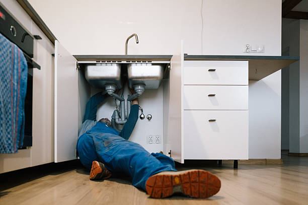 Professional Leak Detection technician working in Cedarville, IL